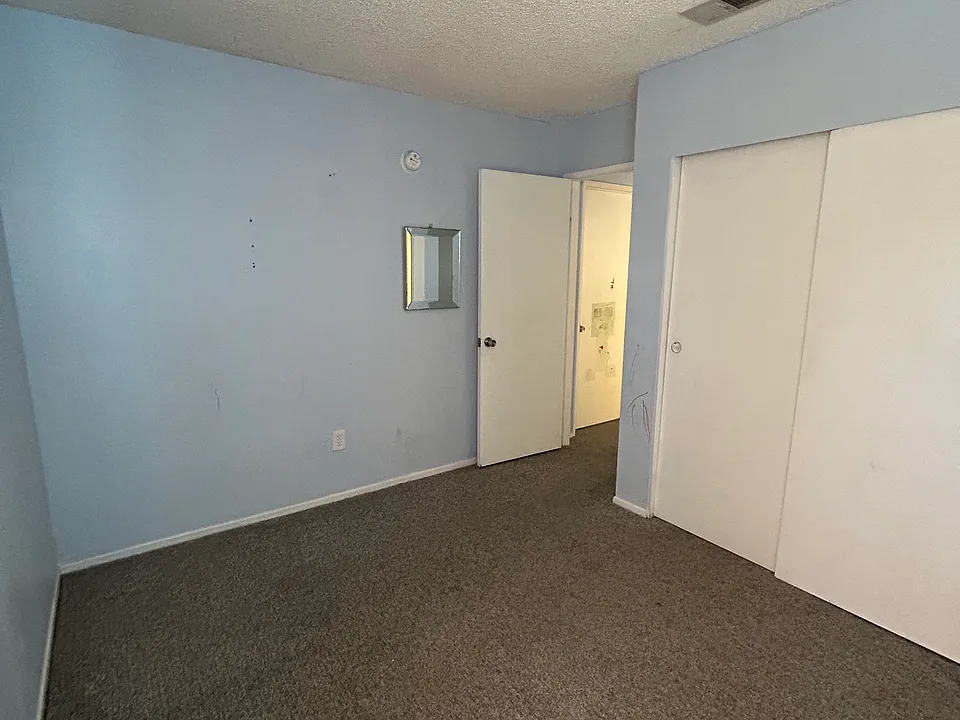 1460 Portrait St