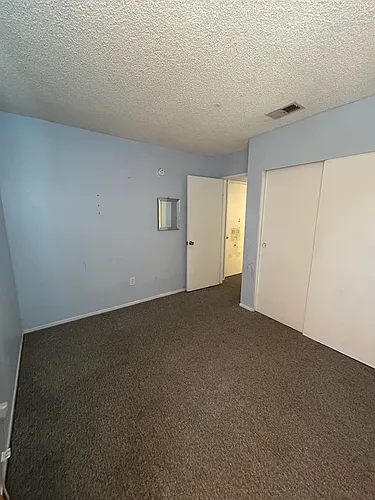 1460 Portrait St Photo 1