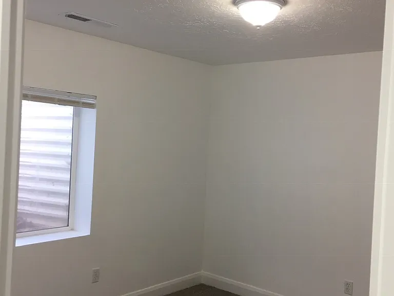 311 N 700 W #1 — Photo 12