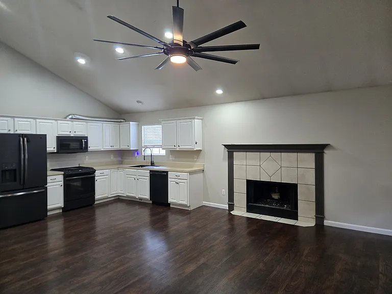 1793 Highview Ave — Photo 3