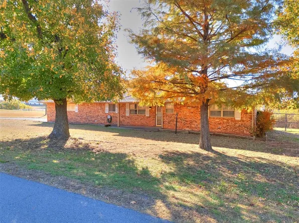 300 Wildwood Dr, Tuttle, OK 73089