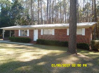 802 Center Rd, Douglas, GA 31533