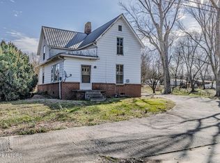 1006 Sweetwater Vonore Rd, Sweetwater, TN 37874
