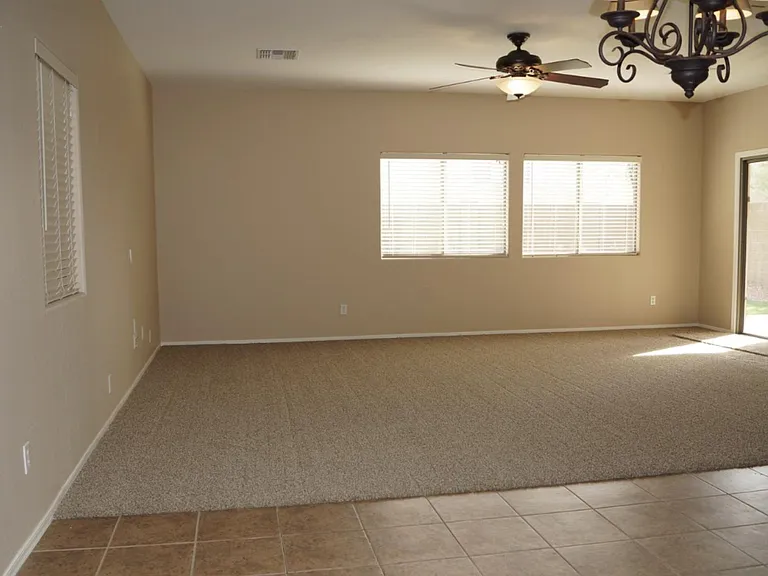 3761 W Wayne Ln — Photo 6
