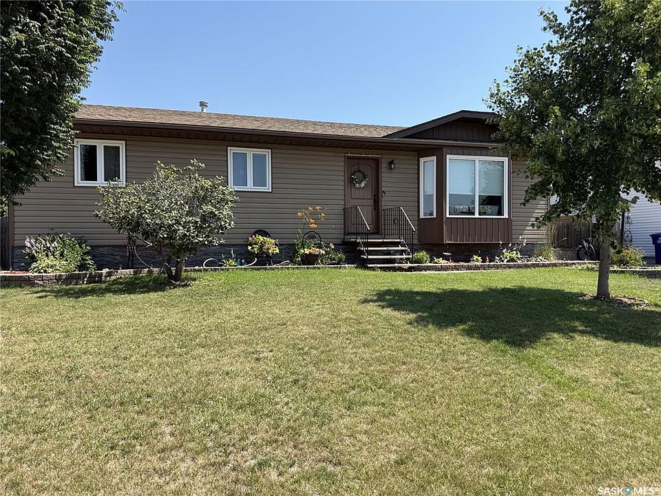 1st image of 207 Maple STREET