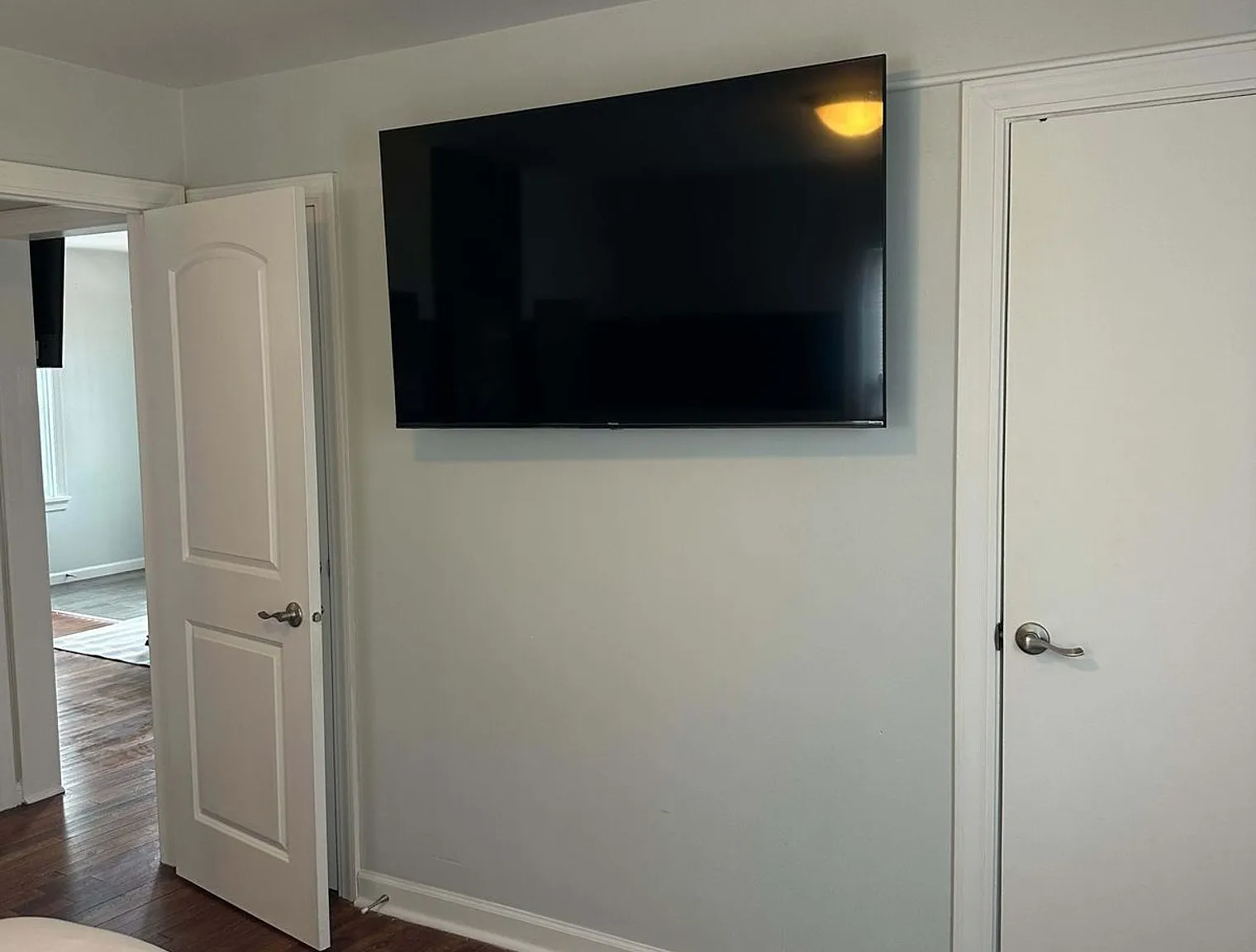 2 bed, 1.0 bath, 592 sqft, $2,697 — Photo 4