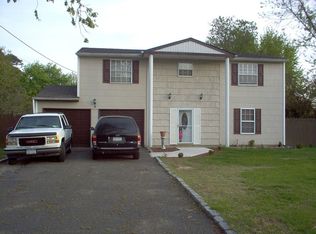 8 Dolphin Dr, Centereach, NY 11720