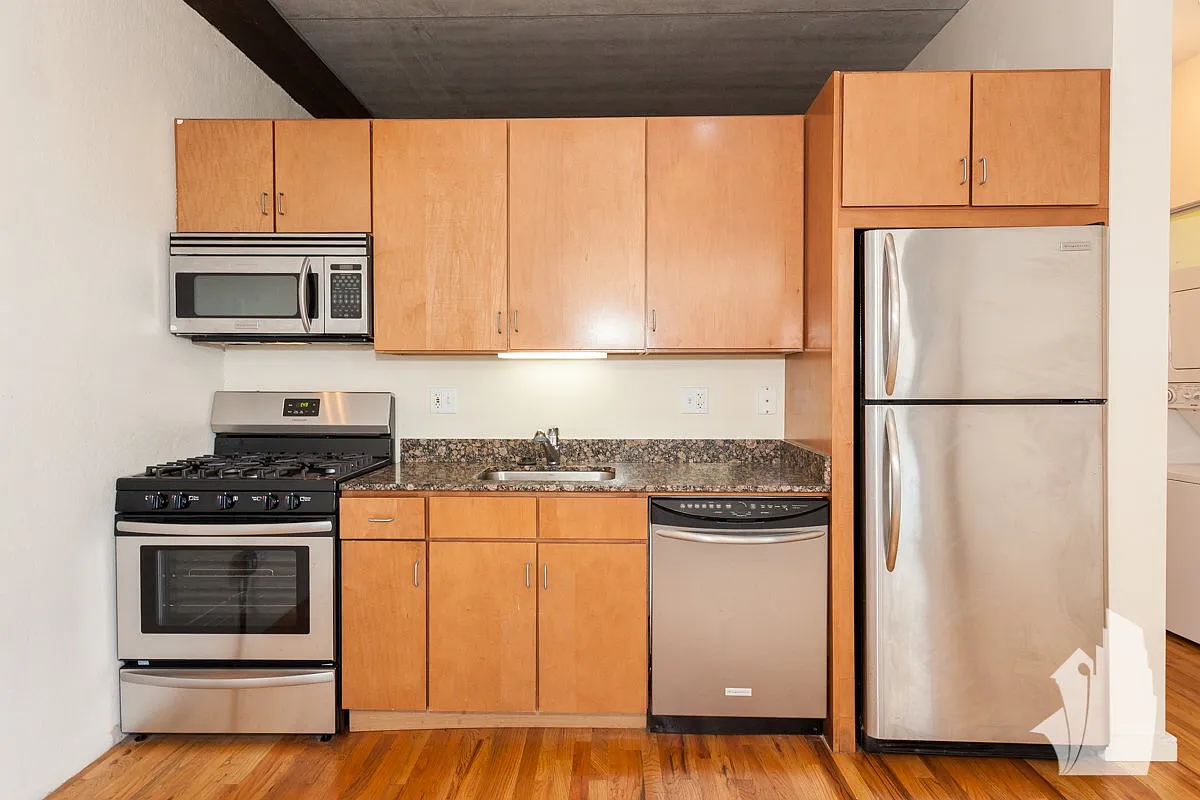1 bed, 1.0 bath, $2,200 — Photo 2