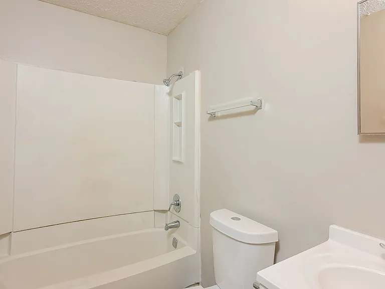 6052 Creekford Dr — Photo 13
