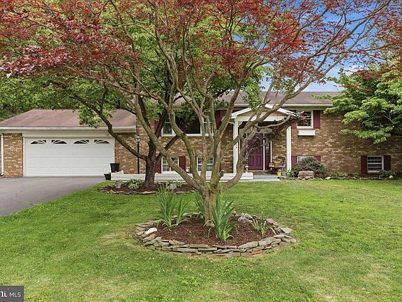 2nd image of 2964 Roosevelt Dr