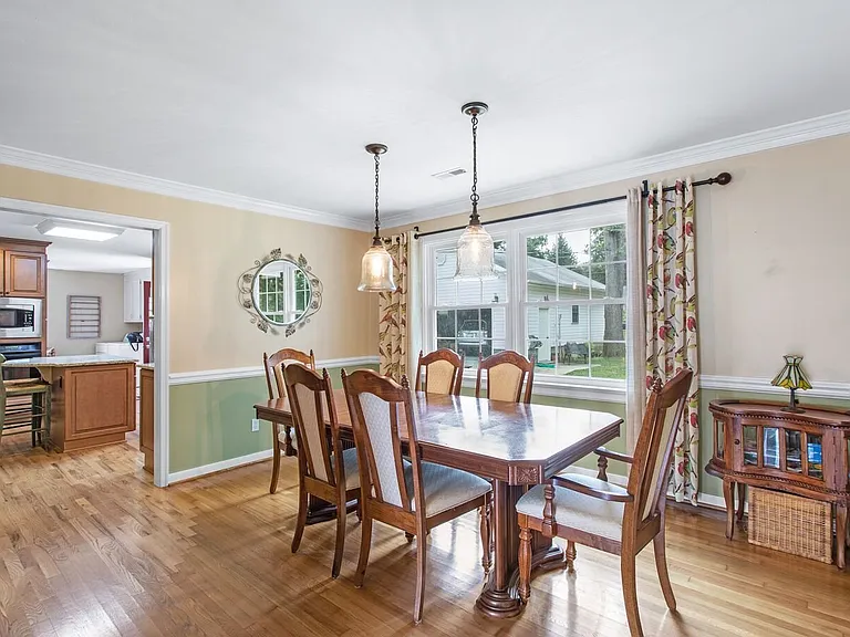 4533 Haymarket Ln — Photo 5