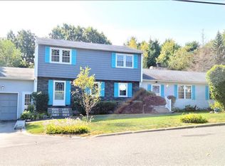 22 Chicory Ln, Cranston, RI 02921