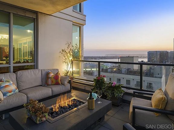 4th image of 325 7th Ave Unit 2104