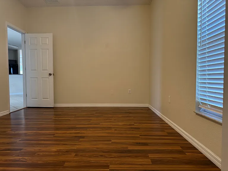 510 Bromley Ct — Photo 14