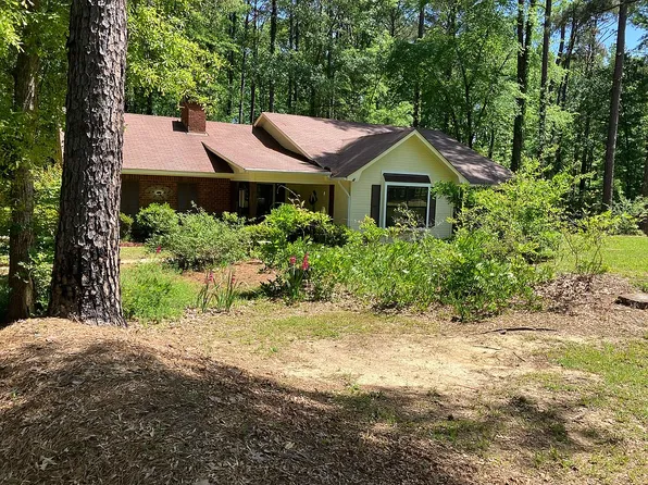 4201 Oakhill Dr, Terry, MS 39170