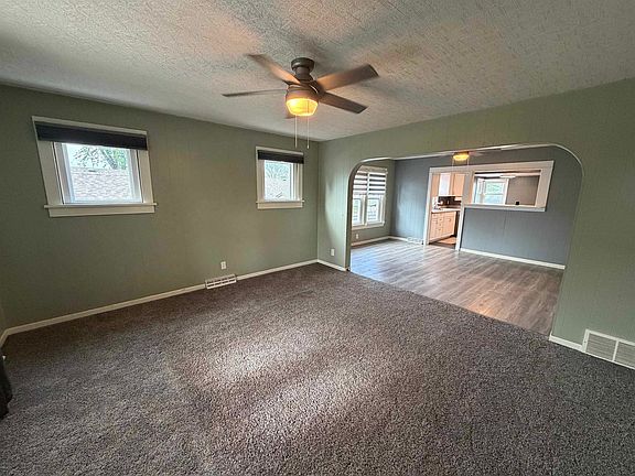 4th image of 1605 Valley Ave