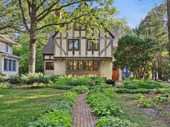 1421 E River Pkwy, Minneapolis, MN 55414