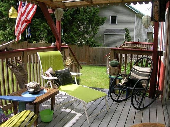 COVERED PORCH