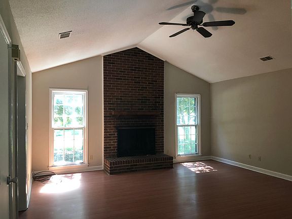L r vaulted ceiling, fp. Ceiling fan