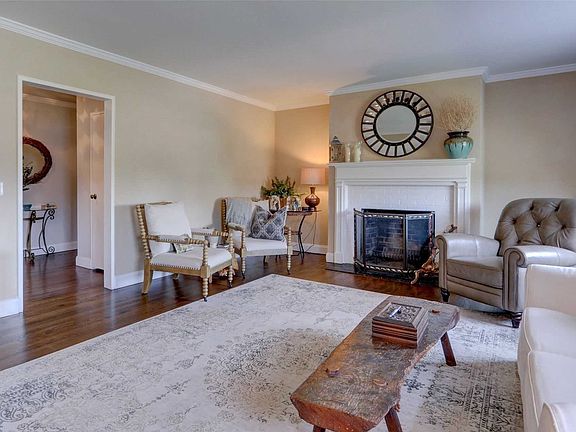 5th image of 360 Stewart Ave APT 2A