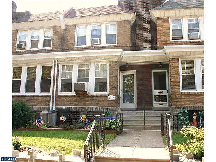 3218 Fanshawe St photo 1