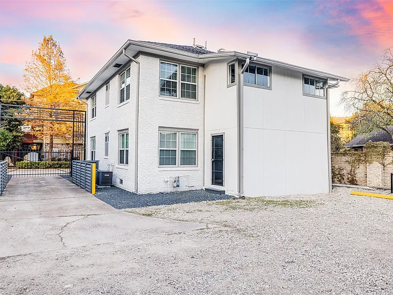 601 Bomar St #3 — Photo 31