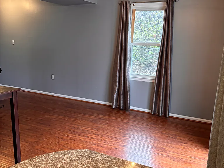 1 Nathan Hale Ct — Photo 2