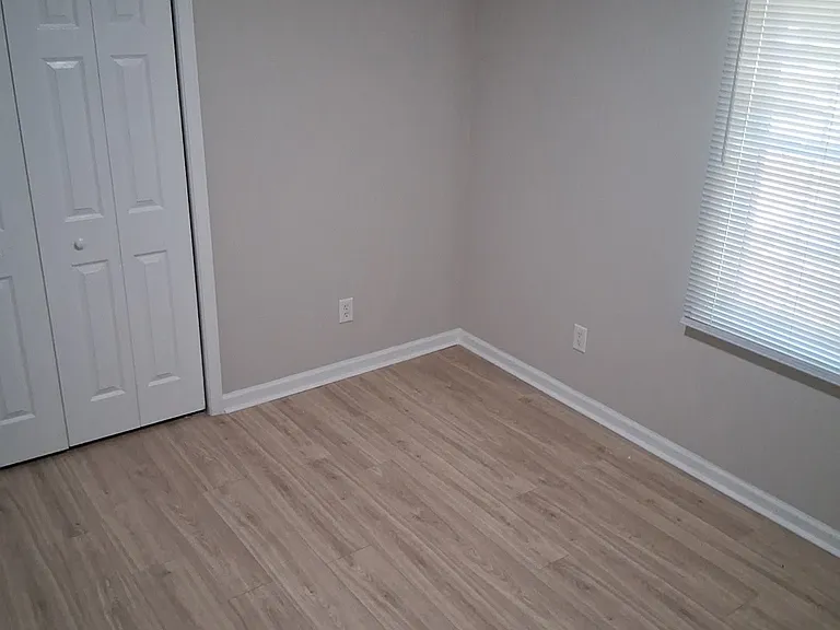 1010 Goff Ave — Photo 9