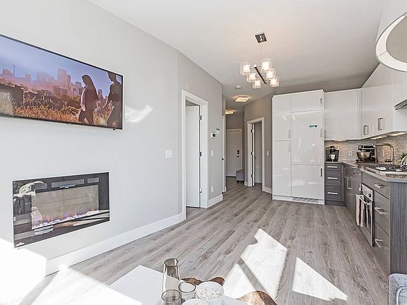 3rd image of 515 4th Ave NE #110