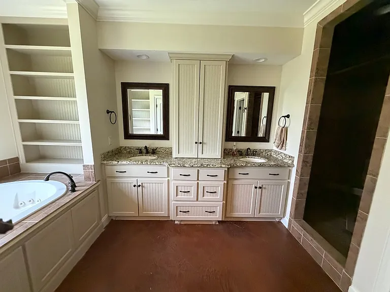 635 Walton Way Dr — Photo 31