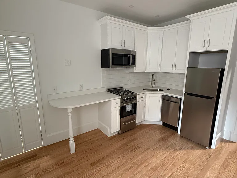 44 Westland Ave #7 — Photo 2