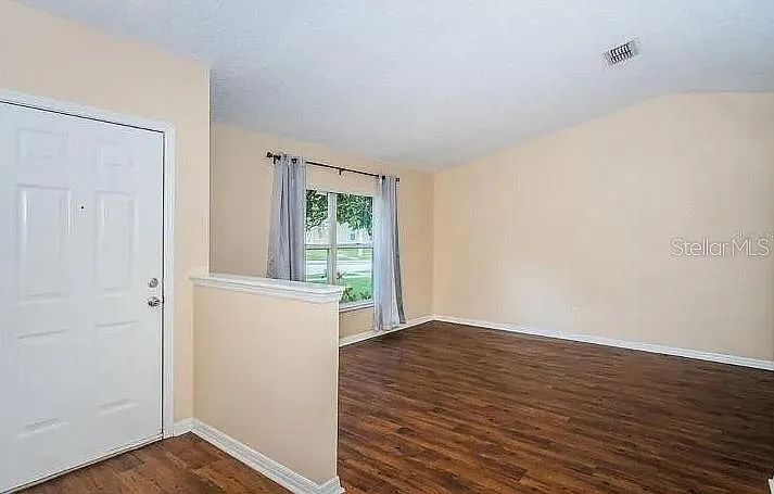 557 Rapid Falls Dr — Photo 3