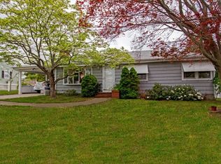 9 Hilltop Rd, Dartmouth, MA 02747