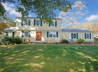 62 Toddy Hill Rd, Sandy Hook, CT 06482
