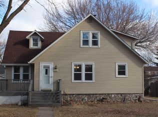 222 W 4th St, Blue Earth, MN 56013