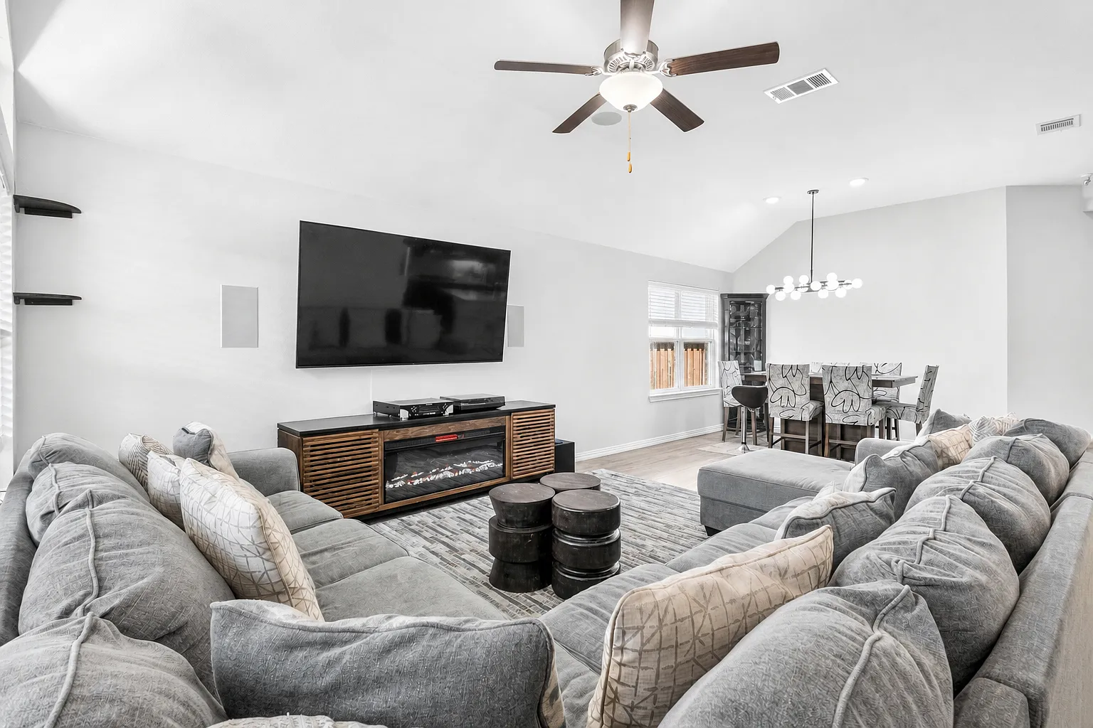 4 bed, 2191 sqft, $3,300 — Photo 1