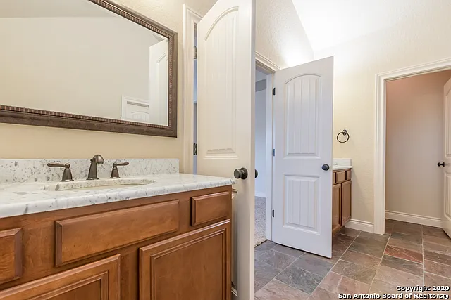 13822 Oakview Cv — Photo 42