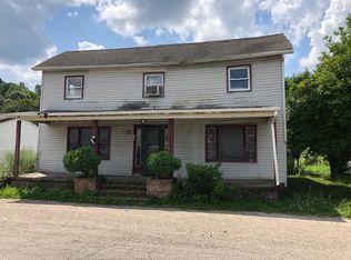 136 Railroad St, New Lexington, OH 43764