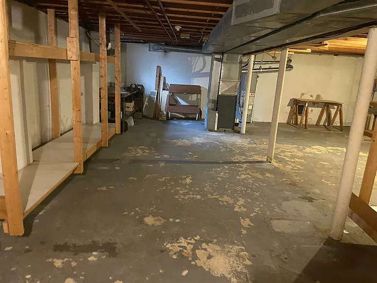 887 Royal Ln — Photo 5