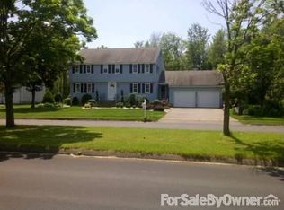 210 Hang Dog Ln, Wethersfield, CT 06109