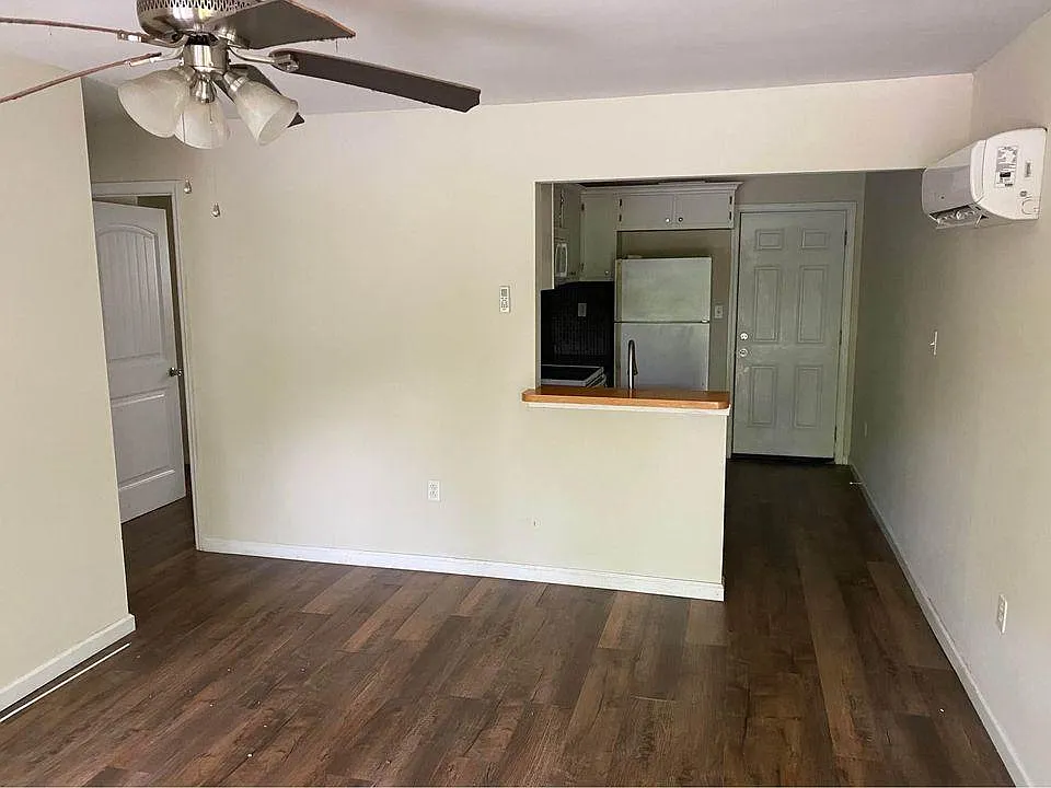 2 bed, 700 sqft, $930 — Photo 3