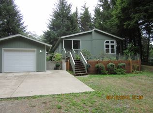 536 NE Alder St, Yachats, OR 97498