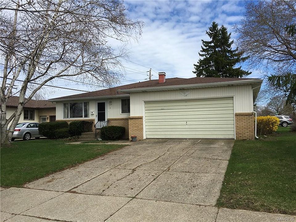 1st image of 3 Penwood Dr