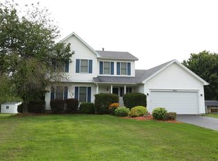 5883 Hopewell Dr, Ontario, NY 14519