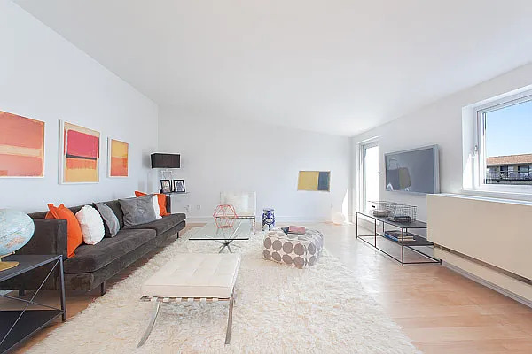 Sold by aptsandlofts.com | media 11