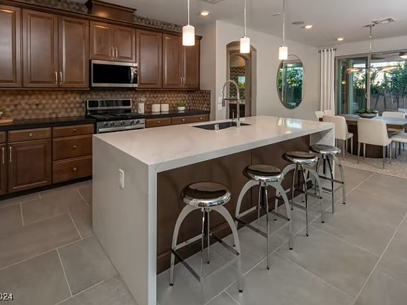 4th image of 2391 Beauty Vista Ave