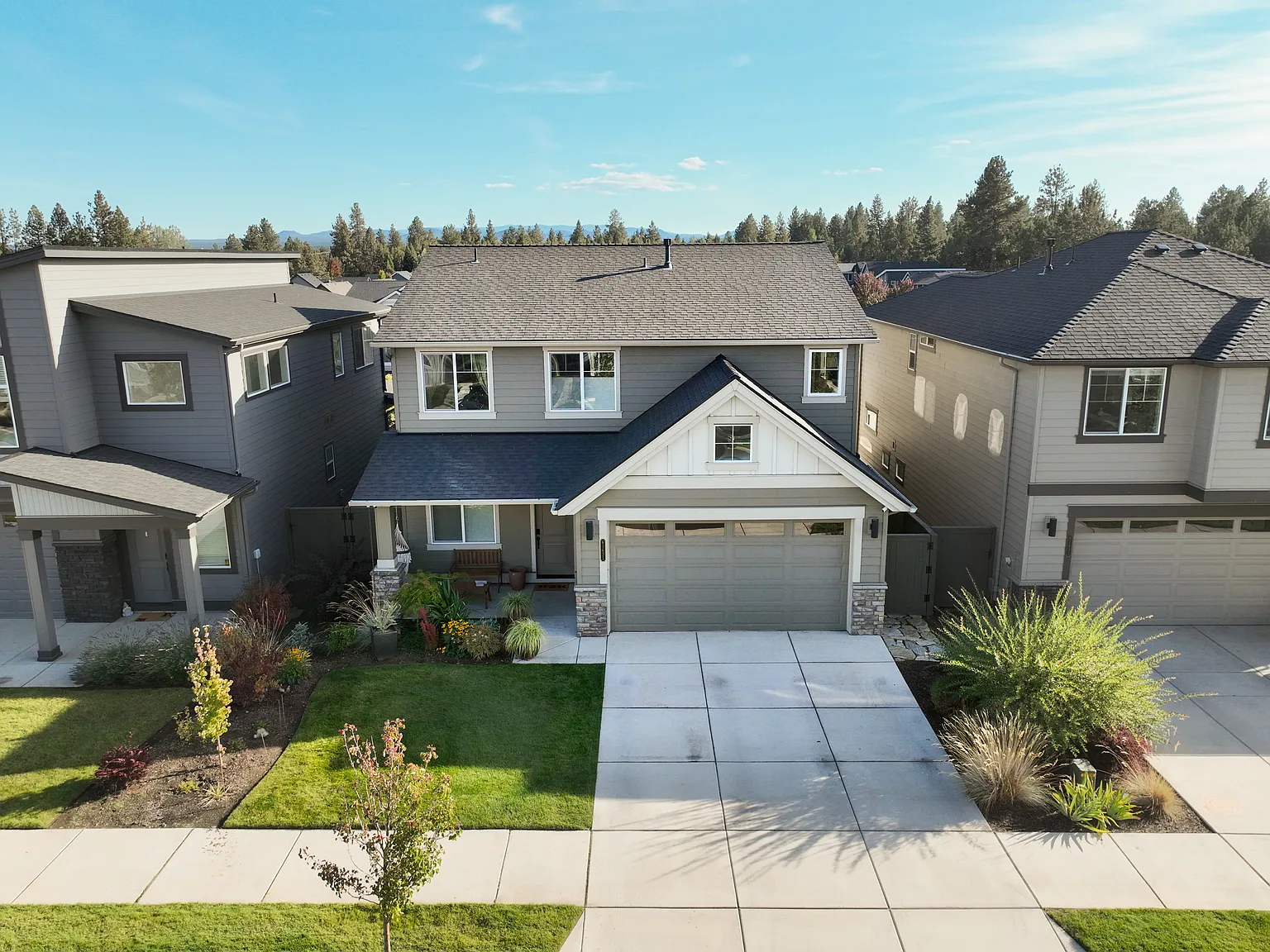 5 bed, 2.5 bath, 2441 sqft, $4,000 — Photo 1