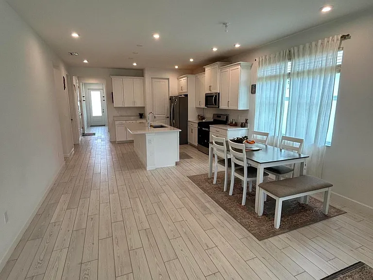12808 SW Eleanor Dr — Photo 12