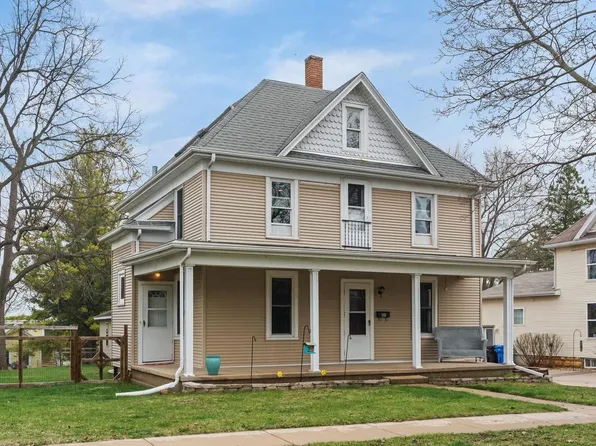 804 East Main Street, Mount Horeb, WI 53572