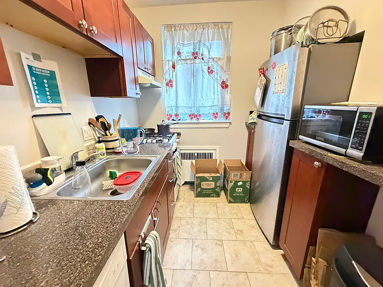 65 Strathmore Rd #2 — Photo 11